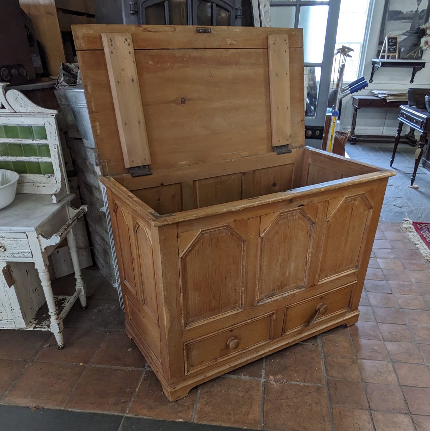 Large Mule Chest