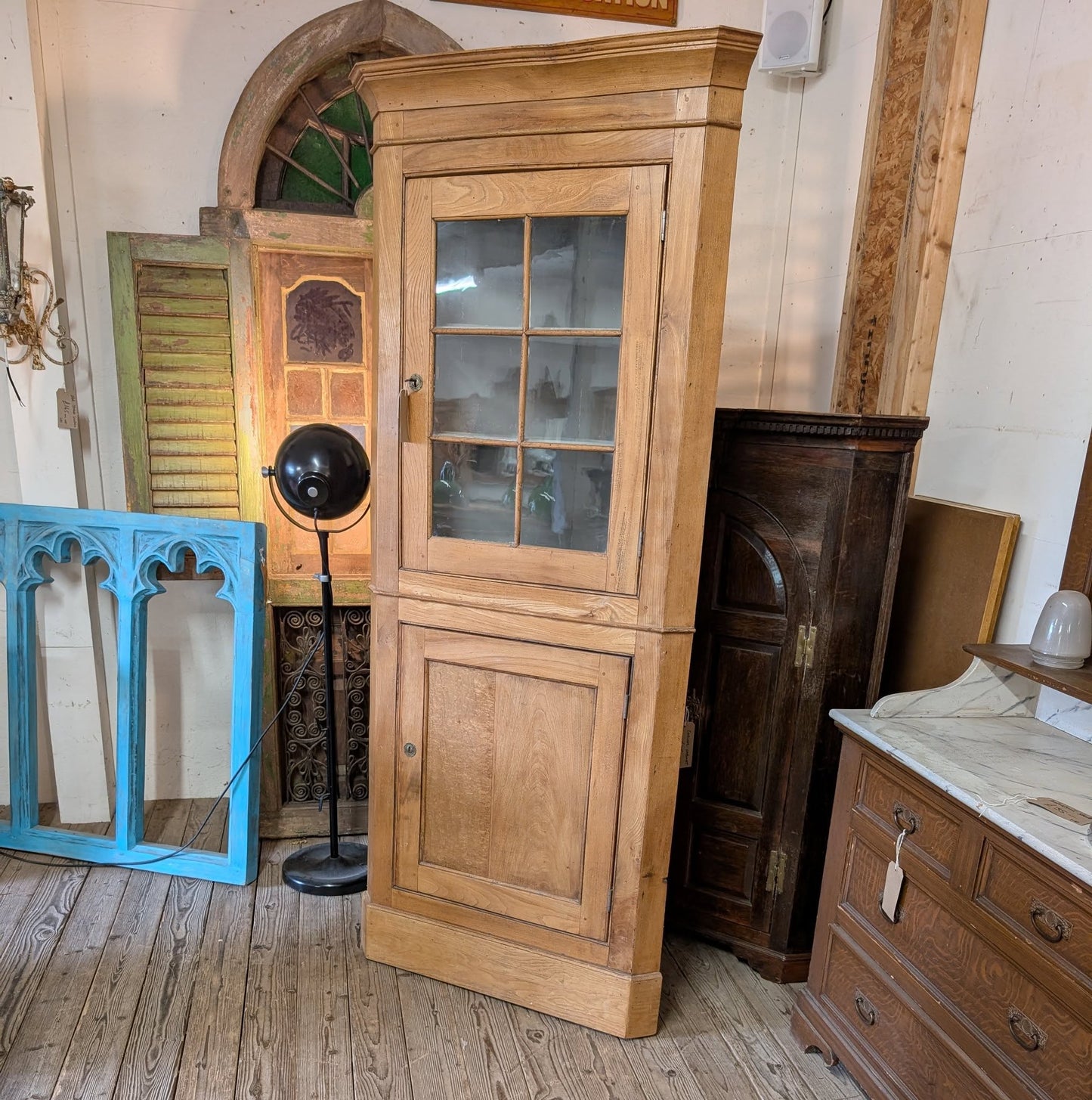 Tall Glazed Corner Unit