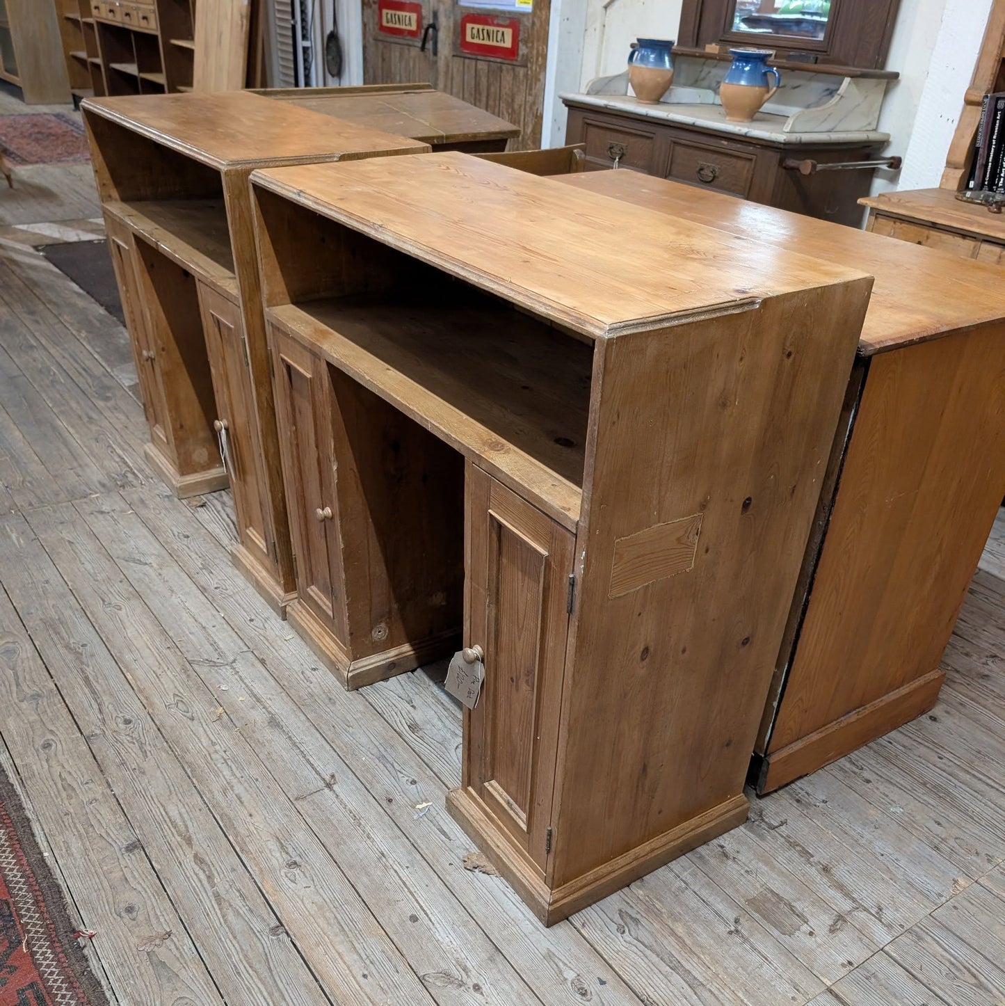 Small Desks/Hall Units