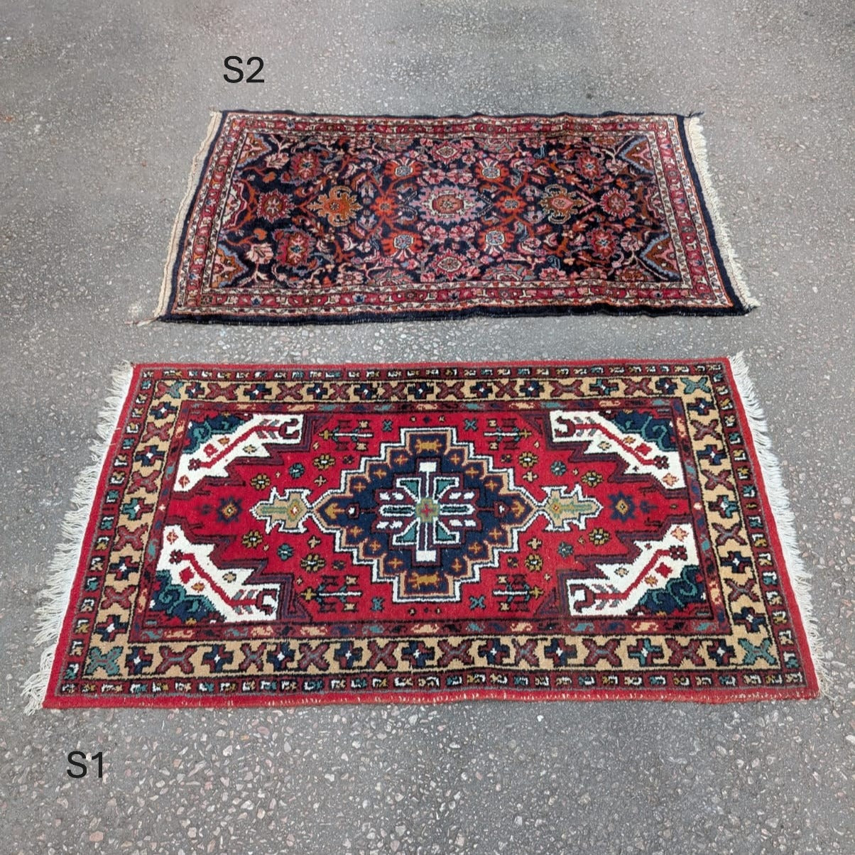 Mid-Sized Rugs