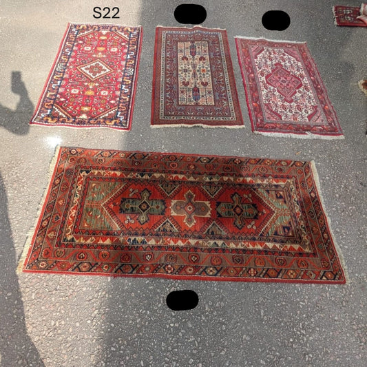 Mid-Sized Rugs