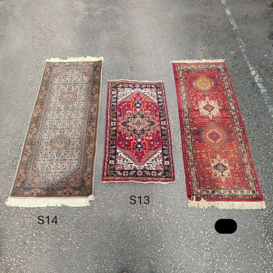 Mid-Sized Rugs & Runners