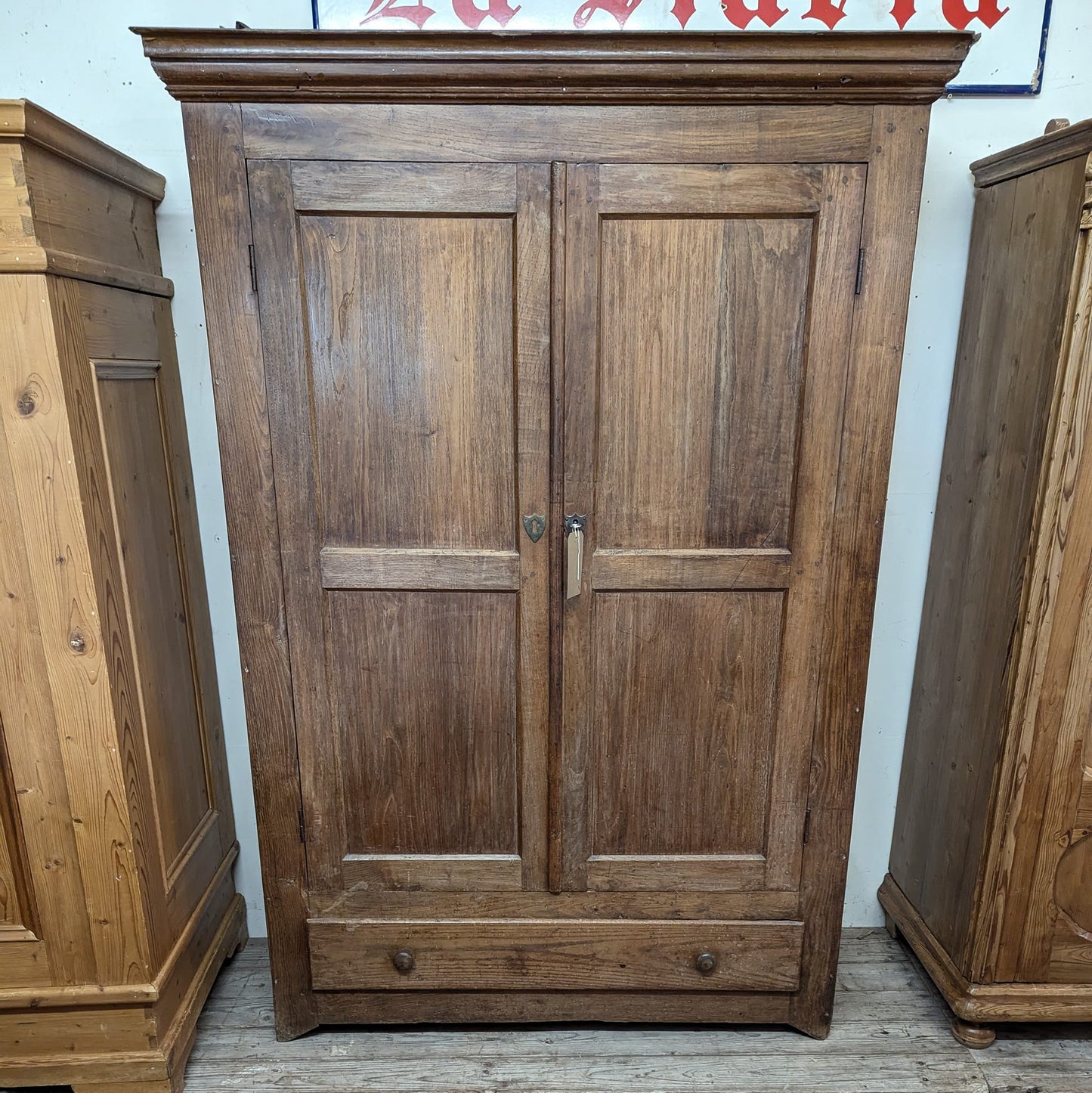 Oak Knockdown Linen Cupboard