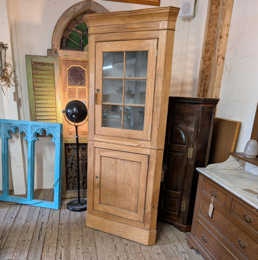 Tall Glazed Corner Unit
