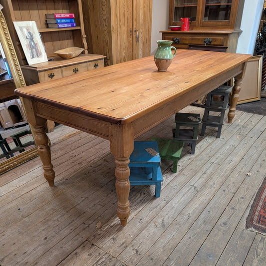 7ft 6" Farmhouse Table