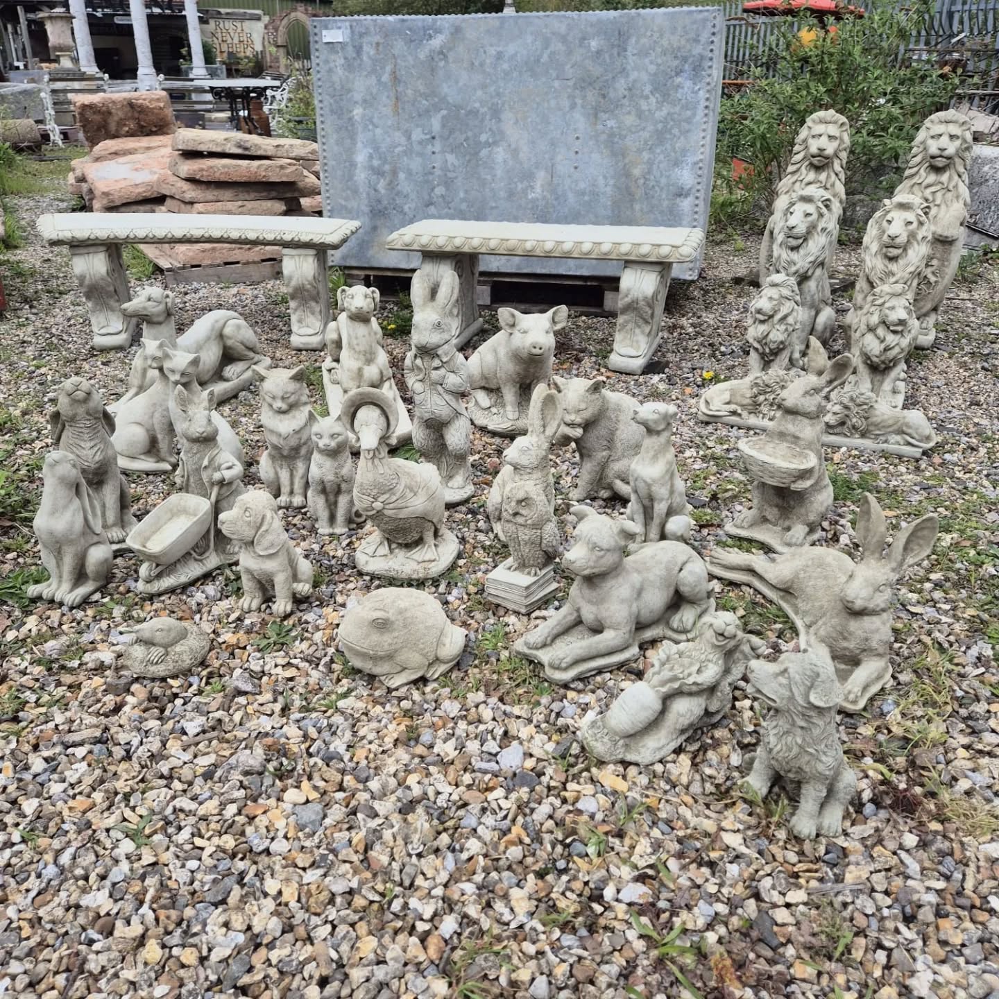 Garden Statues & Birdbaths