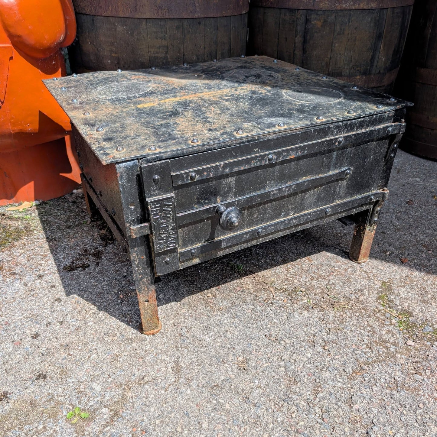 The Bakewell' Cast Iron Oven
