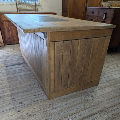 'The Devon' Oak Kitchen Island